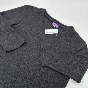 Top Ligne Women's Textured Pattern Asymmetrical Hem V-Neck Top, Size S, Black